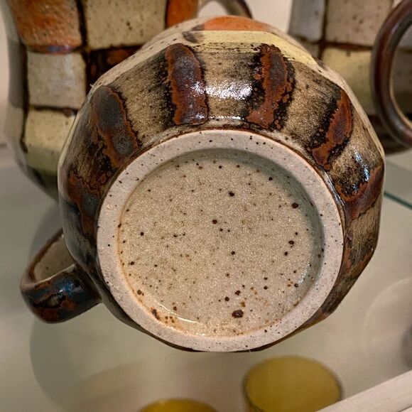 4 Beautiful vintage pottery coffee mugs - Picture 4 of 4